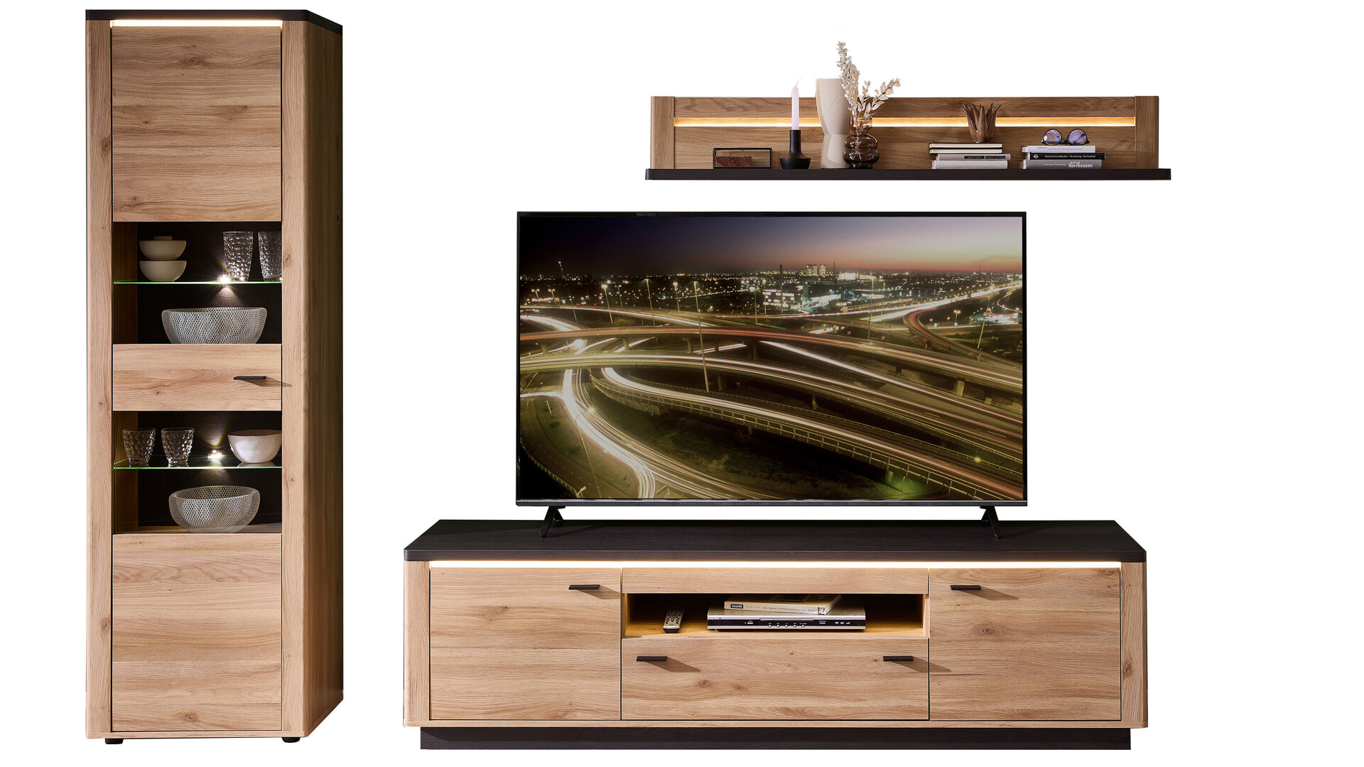 Wohnzimmer Serie Tina - Wohnwand mit Beleuchtung