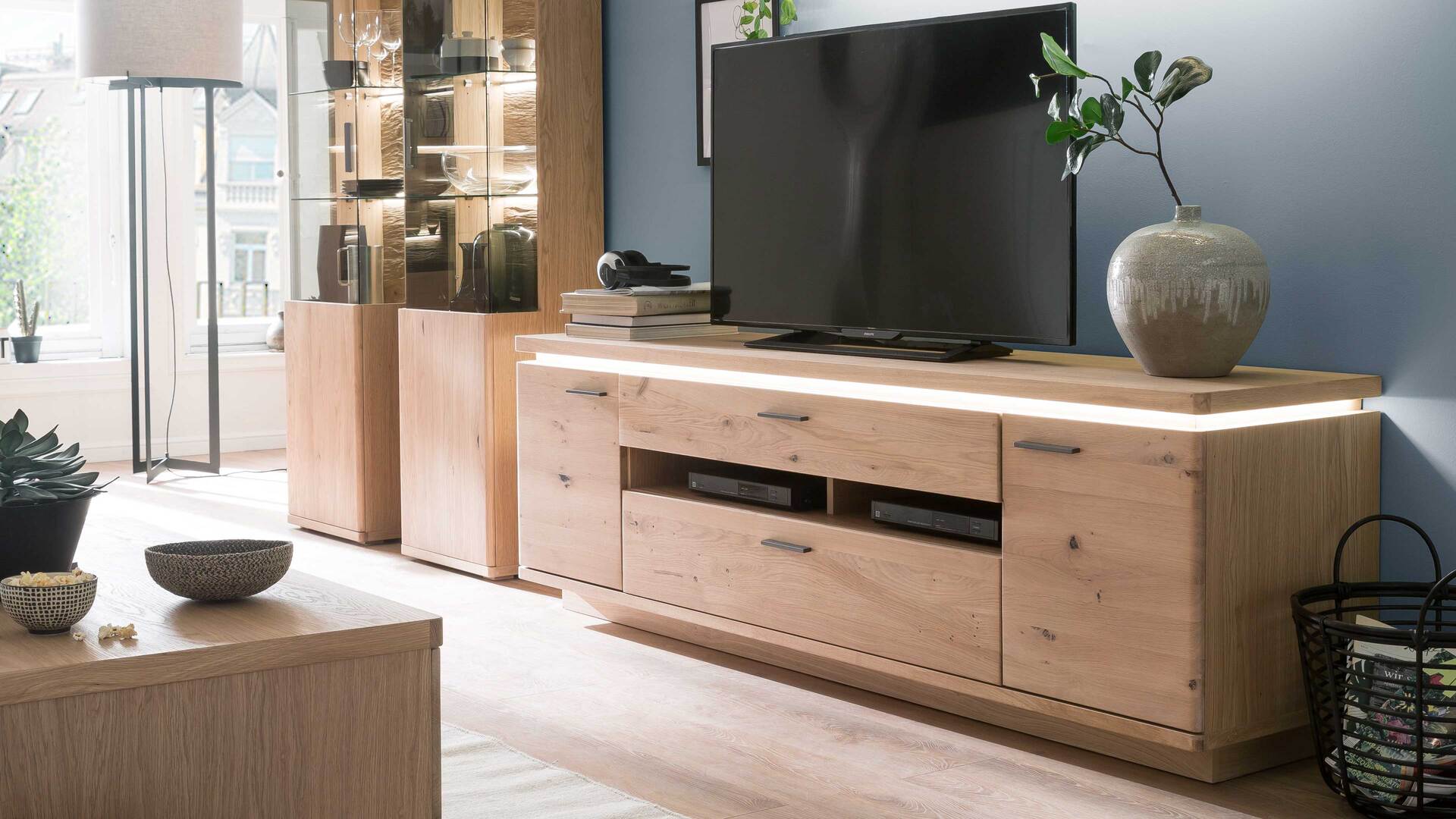 0352039391_3283650528000111_Lowboard_b