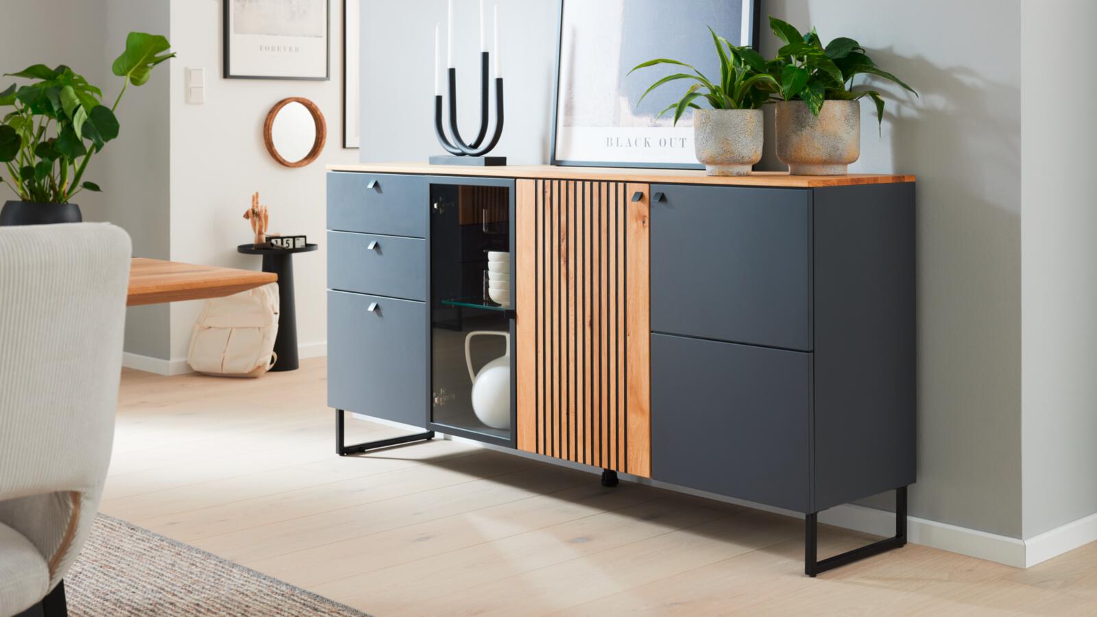 Interliving Sideboard