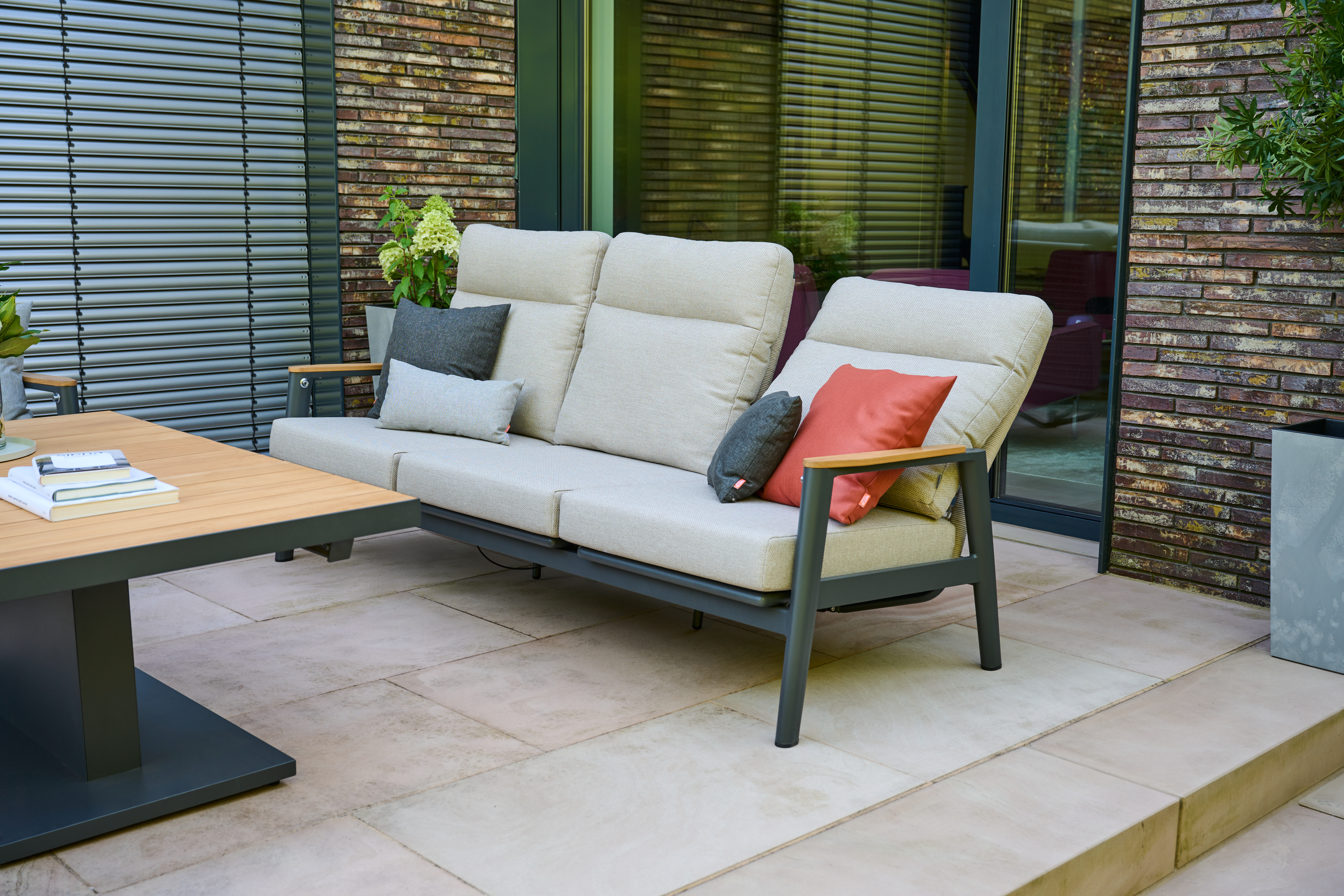 3 - Sitzerbank "Cortina"